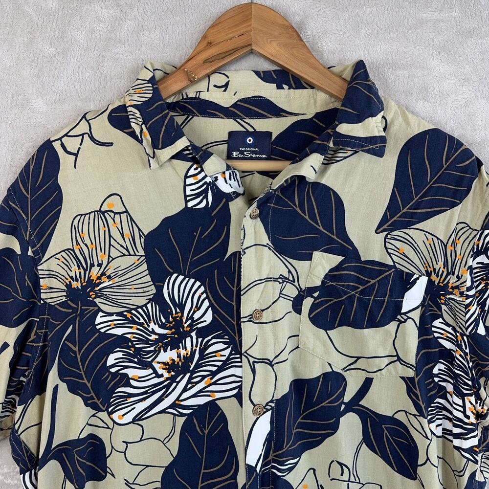 Ben Sherman Short Sleeve Button Up Shirt Men's Large Floral Viscose Resortwear